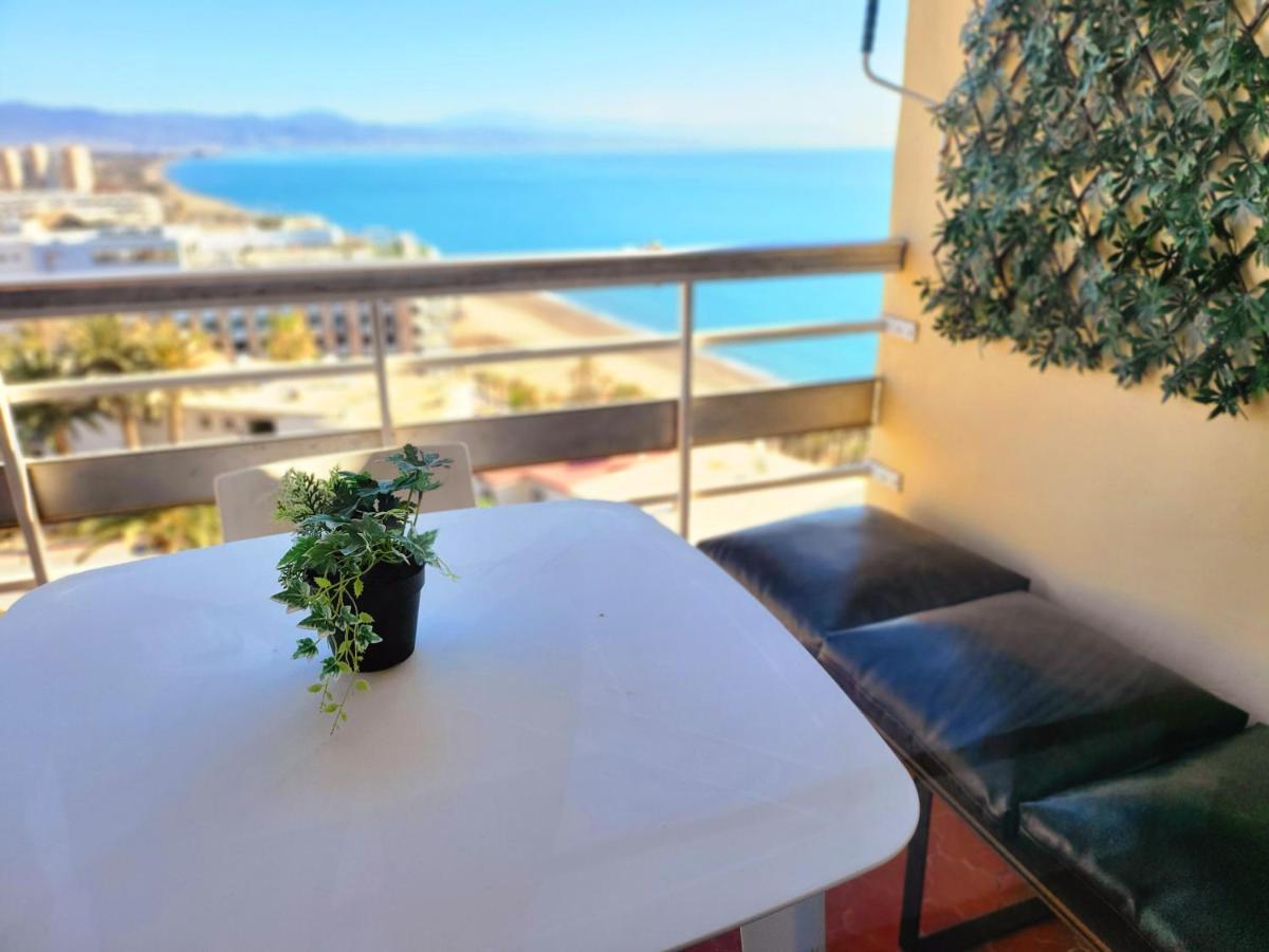 Apartamento Torre De La Roca Actual Torremolinos Dış mekan fotoğraf